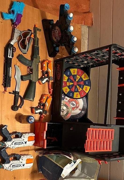 Spielzeuge: Nerf Sammlung Set und einiges dazu – Gebraucht aus Gamprin von man_j9fr