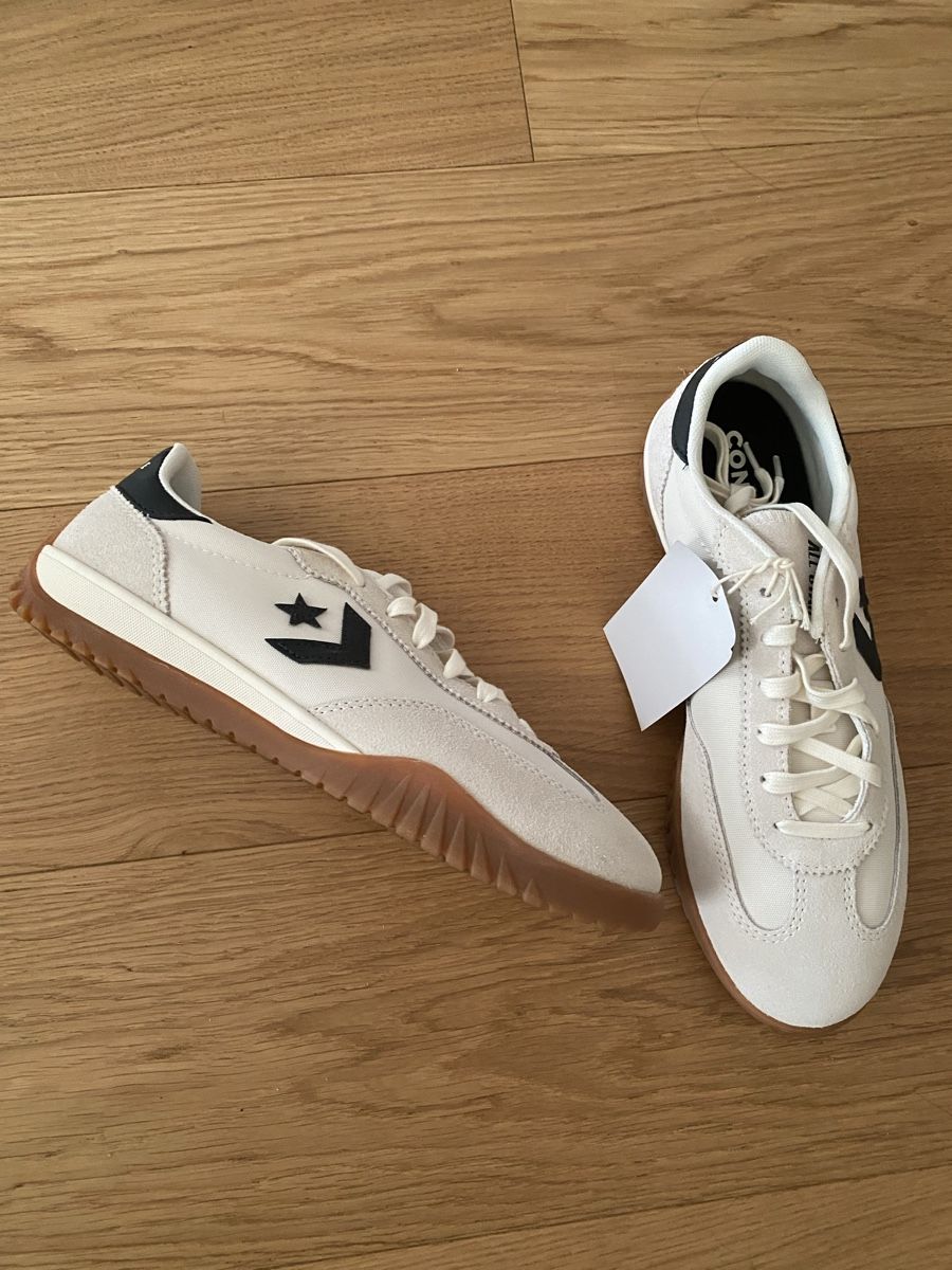 Converse Herrenschuhe: Sneakers Converse Run Star Tracker Ox – Neu und originalverpackt aus Bern von mel_x88r 1