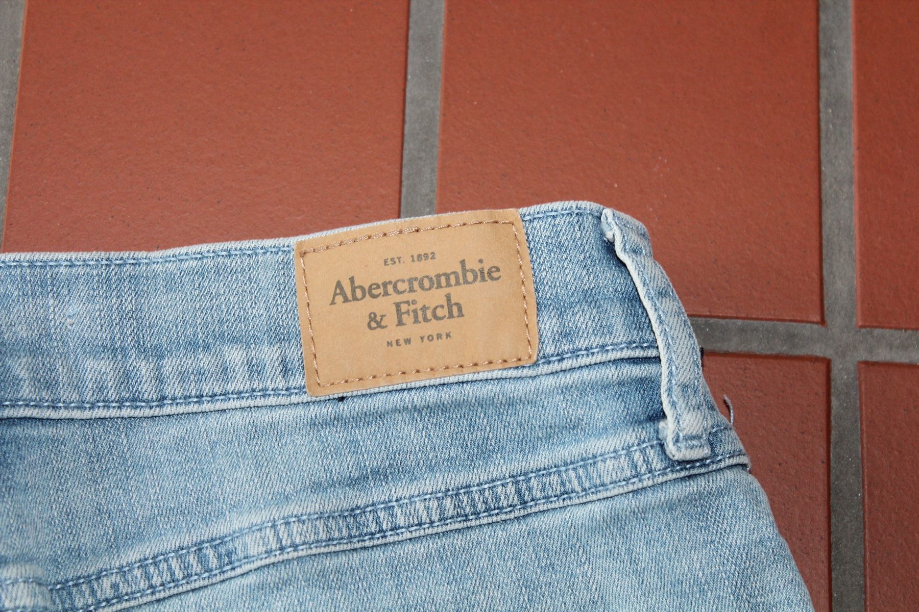 Abercrombie Pantaloni: Abercrombie&Fitch Hot Pants Gr.24 – Usato da Zürich venduto da JOD213 5