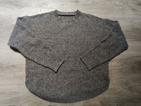 Schöner Pullover L neu