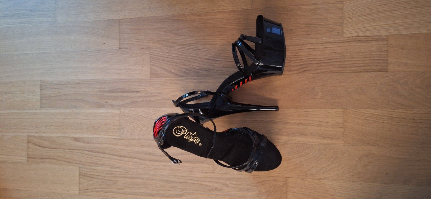 Scarpe da donna: Pleaser High Heels – Nuovo (secondo la descrizione) da Luzern venduto da larissa_n 1