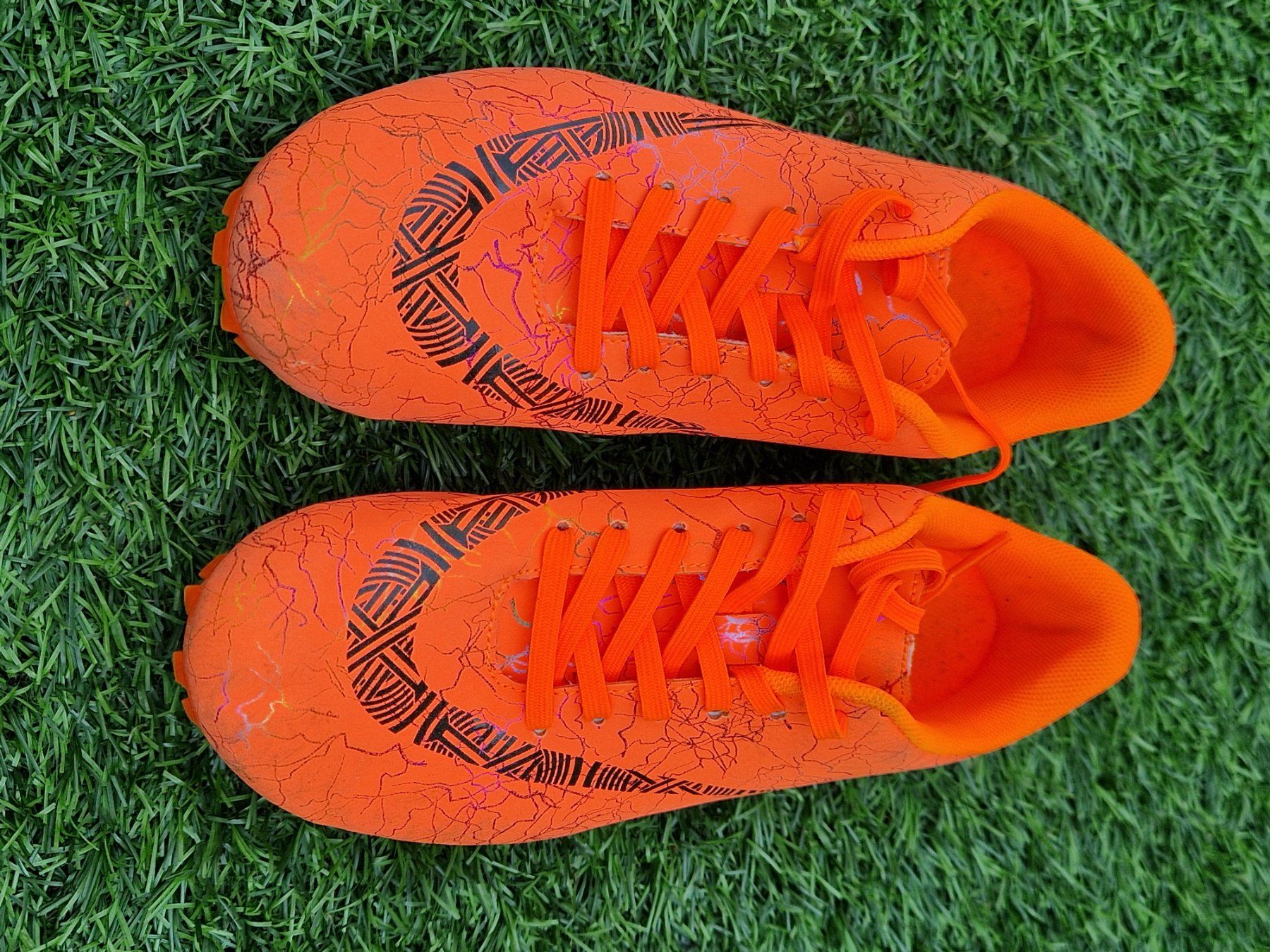 Herrenschuhe: Nagelschuhe Orange Grösse37 – Gebraucht aus Galgenen von Sisipus
