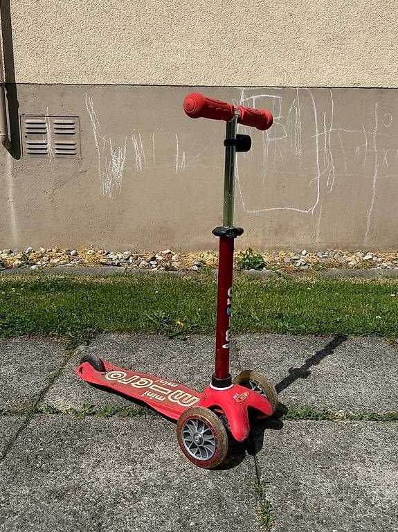 Micro Fahrzeuge für Kinder: Trottinett. Mini Micro Deluxe – Gebraucht aus Zürich von ele_8wdh