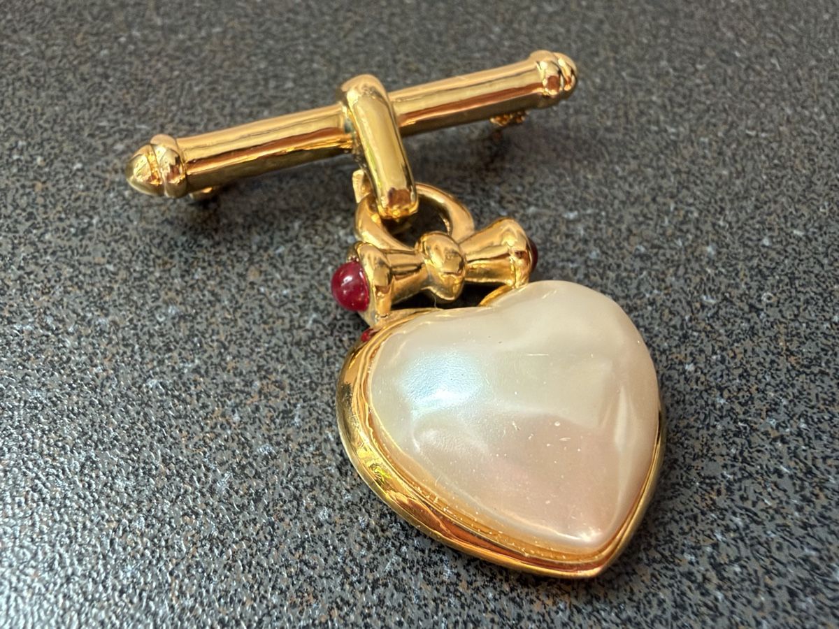Spille & Fermagli: Vintage Brosche Luxus Modeschmuck  – Usato da Lamone venduto da LaCantinaMagica