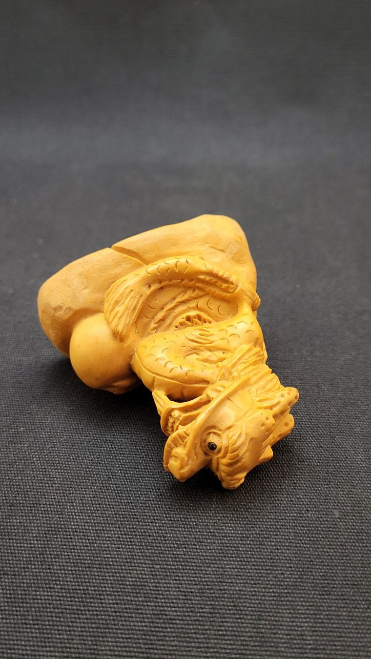 Figurines: Netsuke DRACHE signiert – D'occasion à Basel par spinne02 6