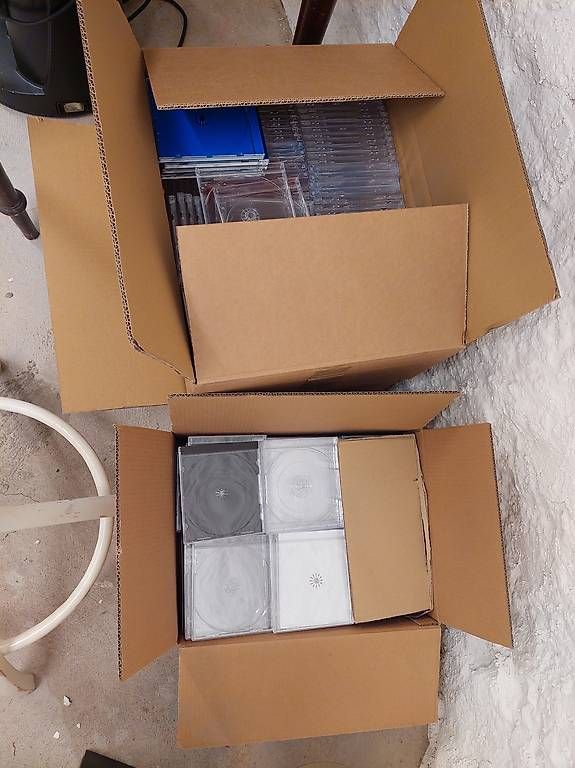 CD: Gratis leere CD Hüllen abzugeben – Usato da Muttenz venduto da Isi844 3