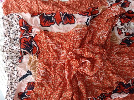 Damen Foulard Rich & Royal Blumenmuster Viskose rot bunt.