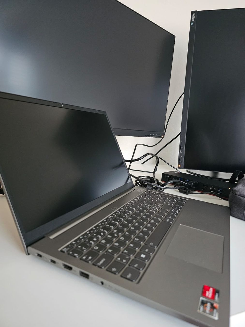 Lenovo Monitor: Komplettes Lenovo Business-Setup – Nuovo (secondo la descrizione) da Wettingen venduto da dia_hv56 6