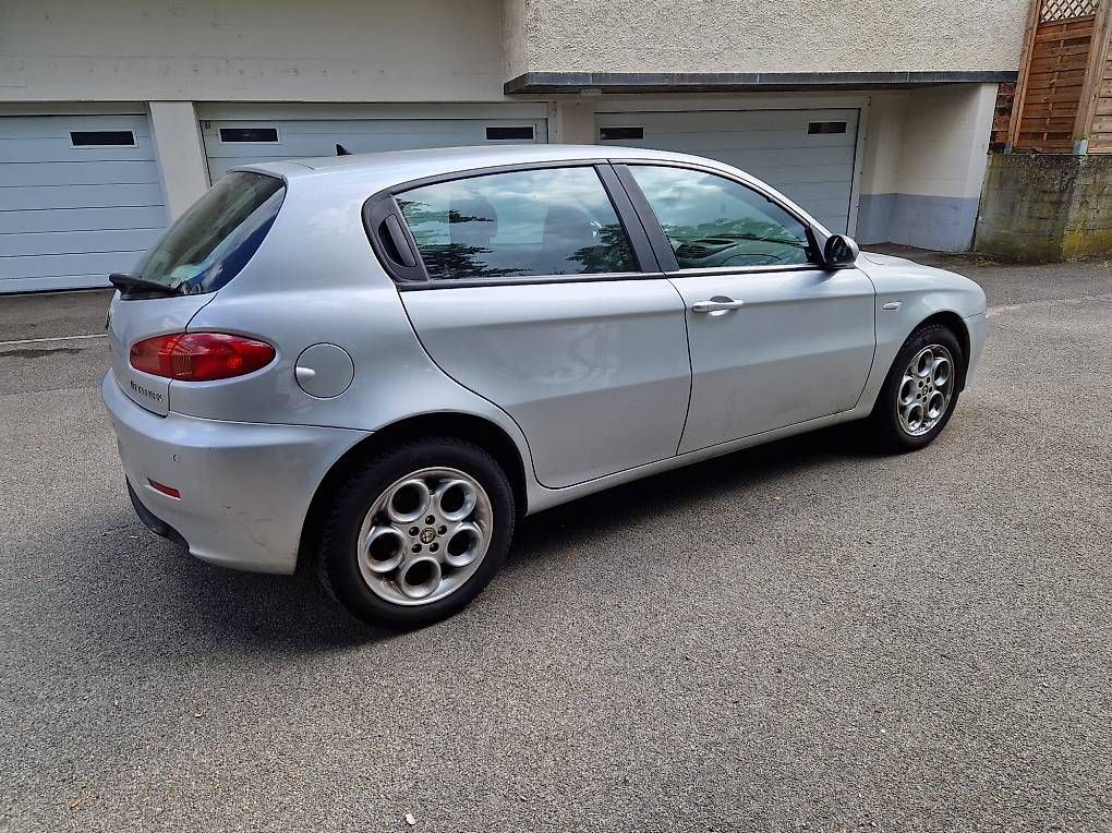 Automobili: Alfa Romeo 147  – Usato da Pfungen venduto da dimeautomobile 1