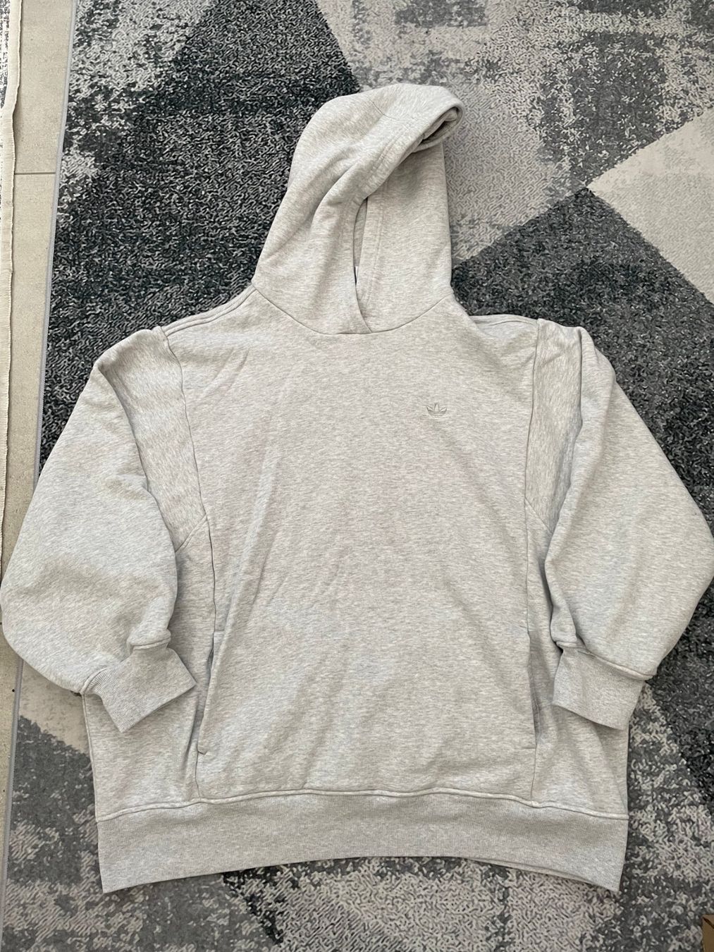 Adidas Maglioni & Felpe: Adidas - Oversize Hoodie Grey – Nuovo (secondo la descrizione) da Chiasso venduto da Er_Mon