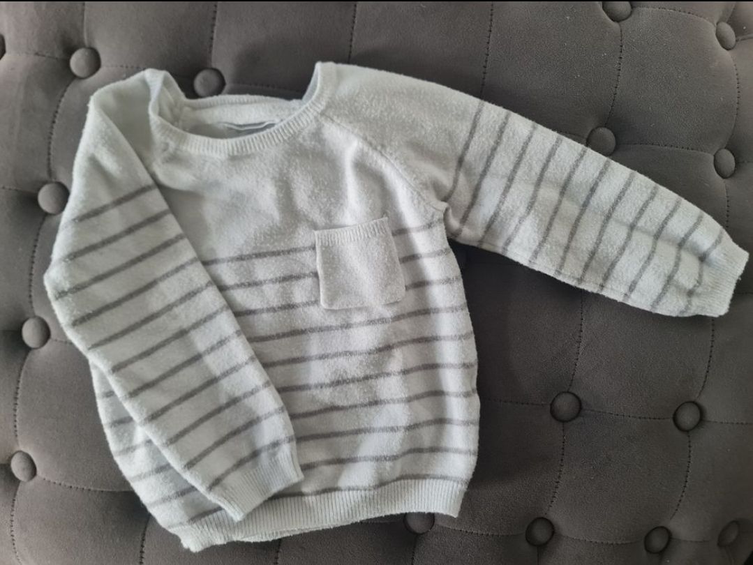 Oshkosh Lotti & Set di vestiti: OshKosh Latzhose Jeans & Pullover Gr. 86 2-tlg – Usato da Noflen BE venduto da vco_hnn7 3