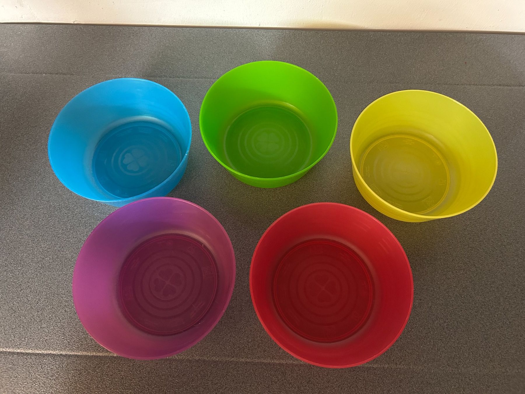 Set di piatti: 14-teiliges Kinder-Teller- und Schüssel-Set – Usato da Küsnacht ZH venduto da filo_fila8700 3