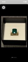 Goldfarbener Ring mit grünem Stein – Statement‑Ring,m