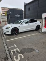 Tesla model 3 Perfomance