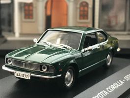 Toyota Corolla Coupé 1970-1974 dunkelgrün     1:43 von Atlas