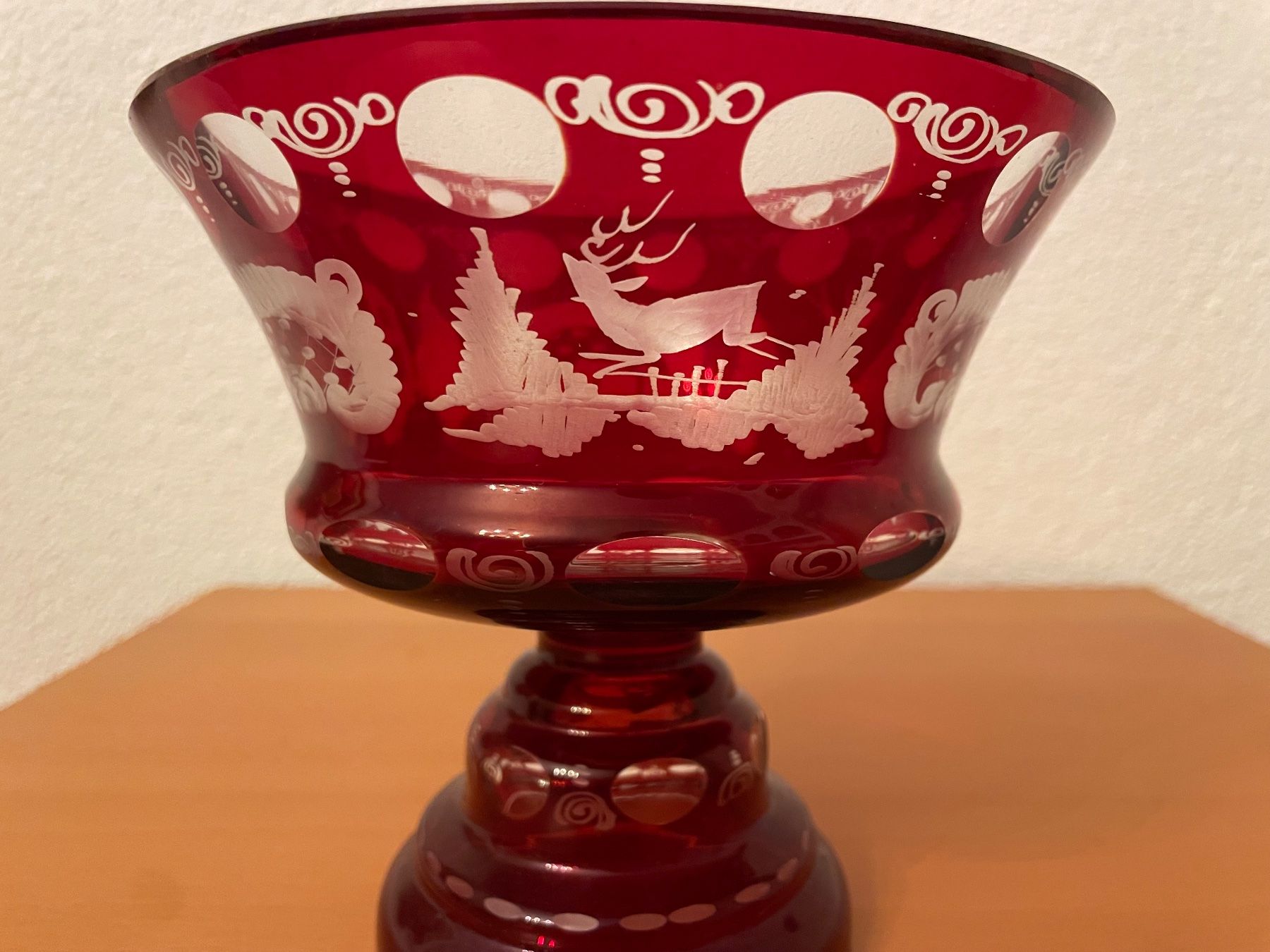 Ciotole: Rote Kristallglasschale mit Winterdekor – Usato da Schaffhausen venduto da Percilitor