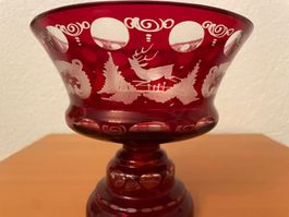 Rote Kristallglasschale mit Winterdekor
