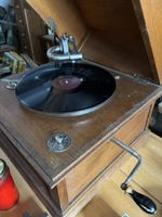 Antiker Grammophon: Sammlerstück mit Charme und Patina