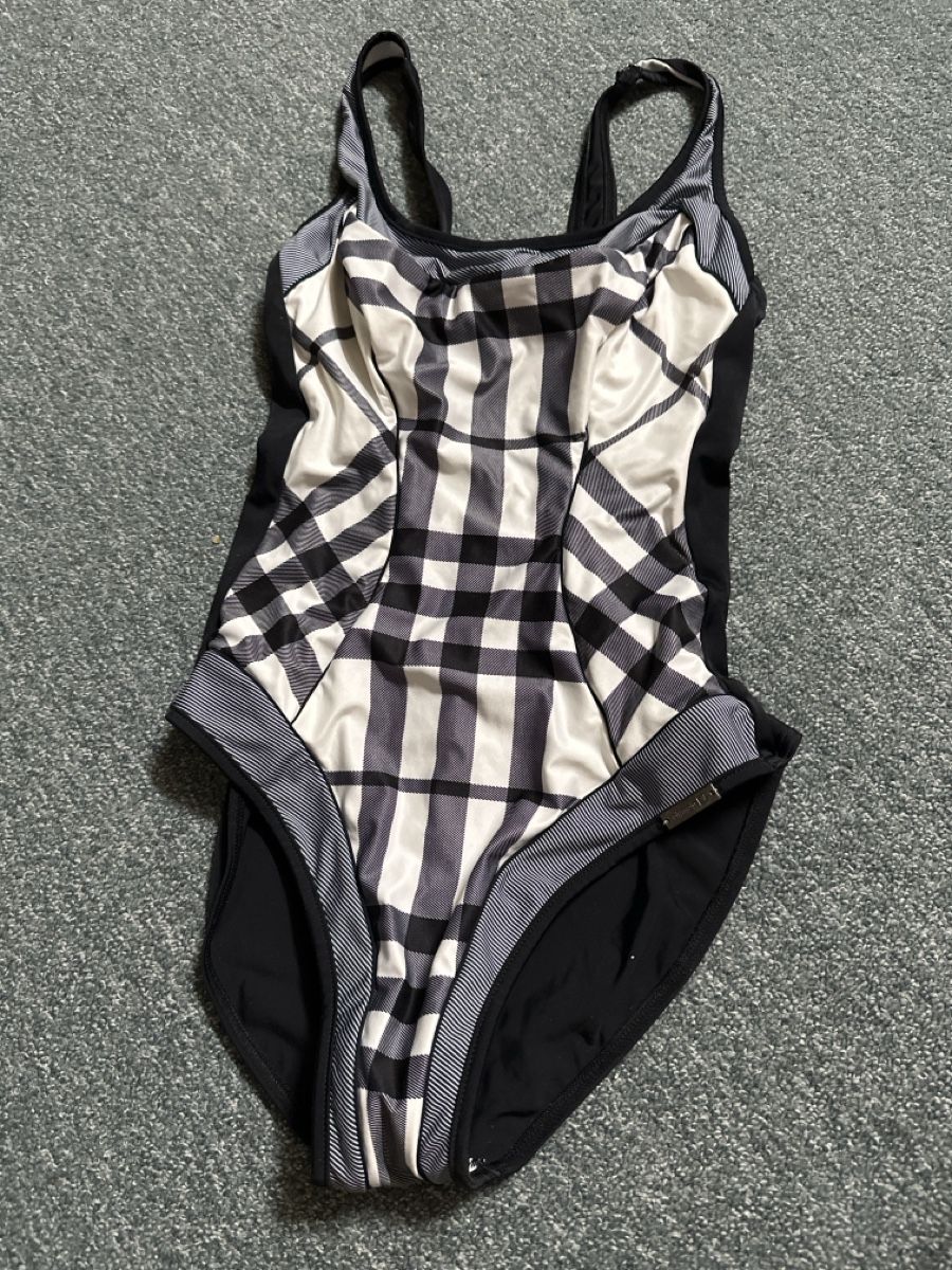 Badekleider & Bikinis: Badekleid Olympia Gr 40 C – Neu (gemäss Beschreibung) aus Baltschieder von YmroBe