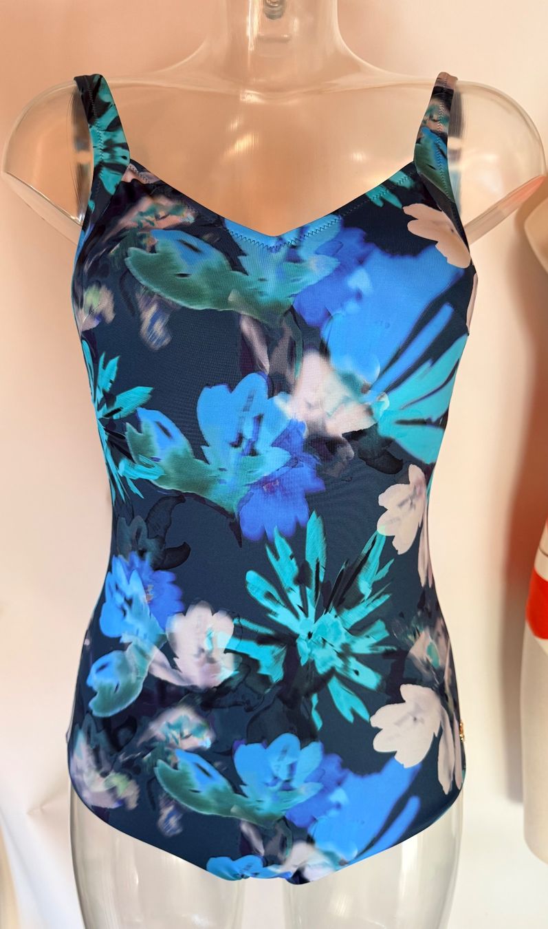 Triumph Costumi da bagno & Bikini: TRIUMPH, Badekleid SUMMER FLEUR, Grösse 38B, Farbe Blau – Nuovo e nell'imballaggio originale da Rudolfstetten venduto da gst_g7xl