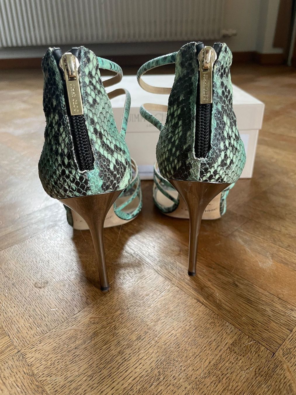 Jimmy Choo Damenschuhe: Jimmy Choo Sazerac Python Print Sandal, 10cm, Grösse 38.5 – Gebraucht aus Luzern von Linaka1 2