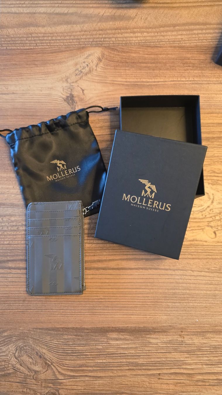 Maison Mollerus Portefeuilles: Maison Mollerus Kartenetui grau/silber – D'occasion à Obfelden par mesaruga