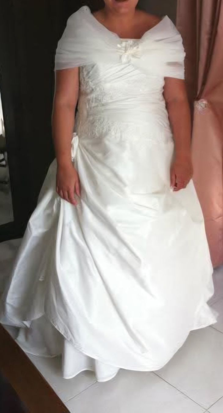 Vestiti: vestito da sposa – Usato da Giornico venduto da Vale_leo86 3