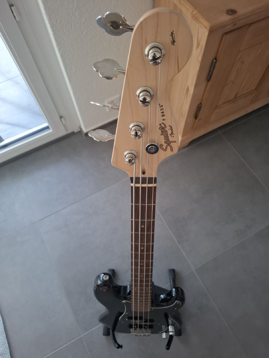 Squier Strumenti musicali: Squier Affinity PJ Bass Schwarz – Nuovo (secondo la descrizione) da Thun venduto da sof_by7w 3