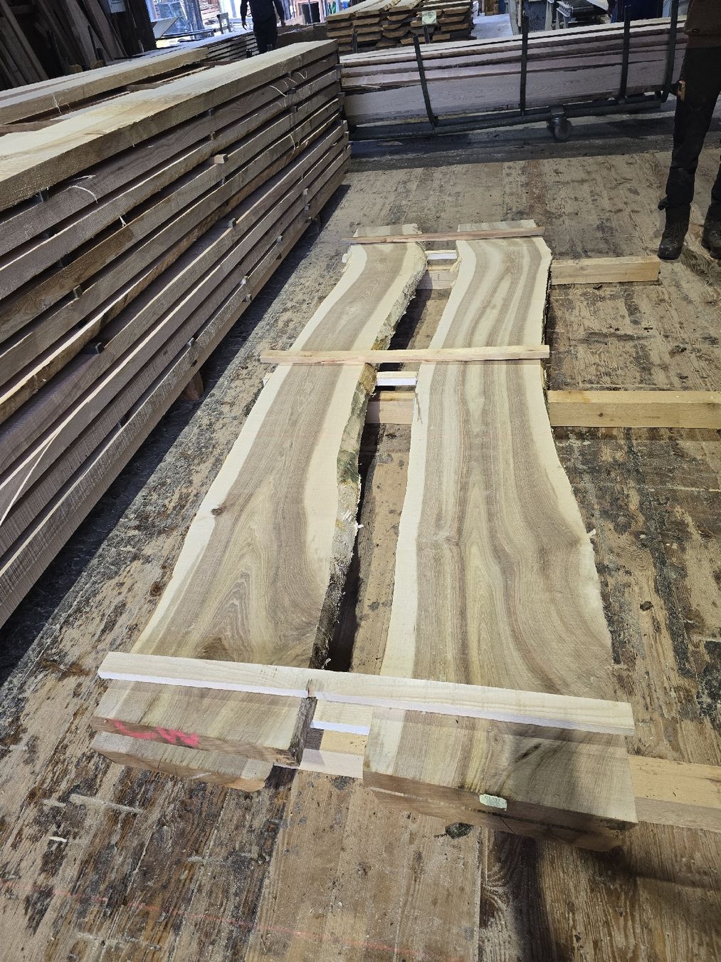 Articles en bois: Nussbaumbretter ca. 1m³ – Neuf (Voir description) à Ramsei par Waelchris 1