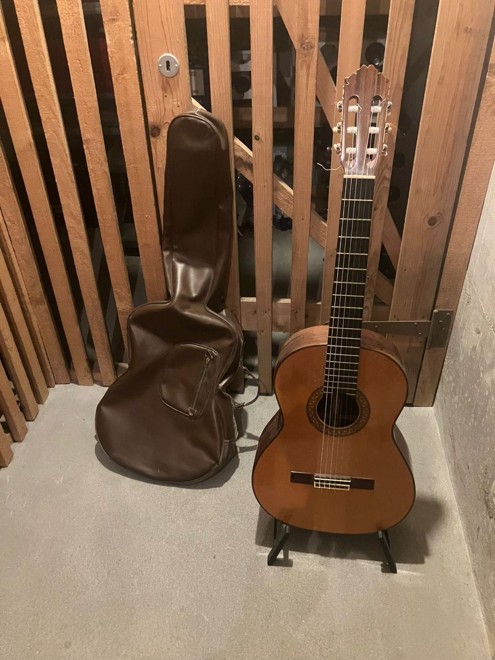 Strumenti musicali: Akustische Gitarre – Usato da Bern venduto da domibroe