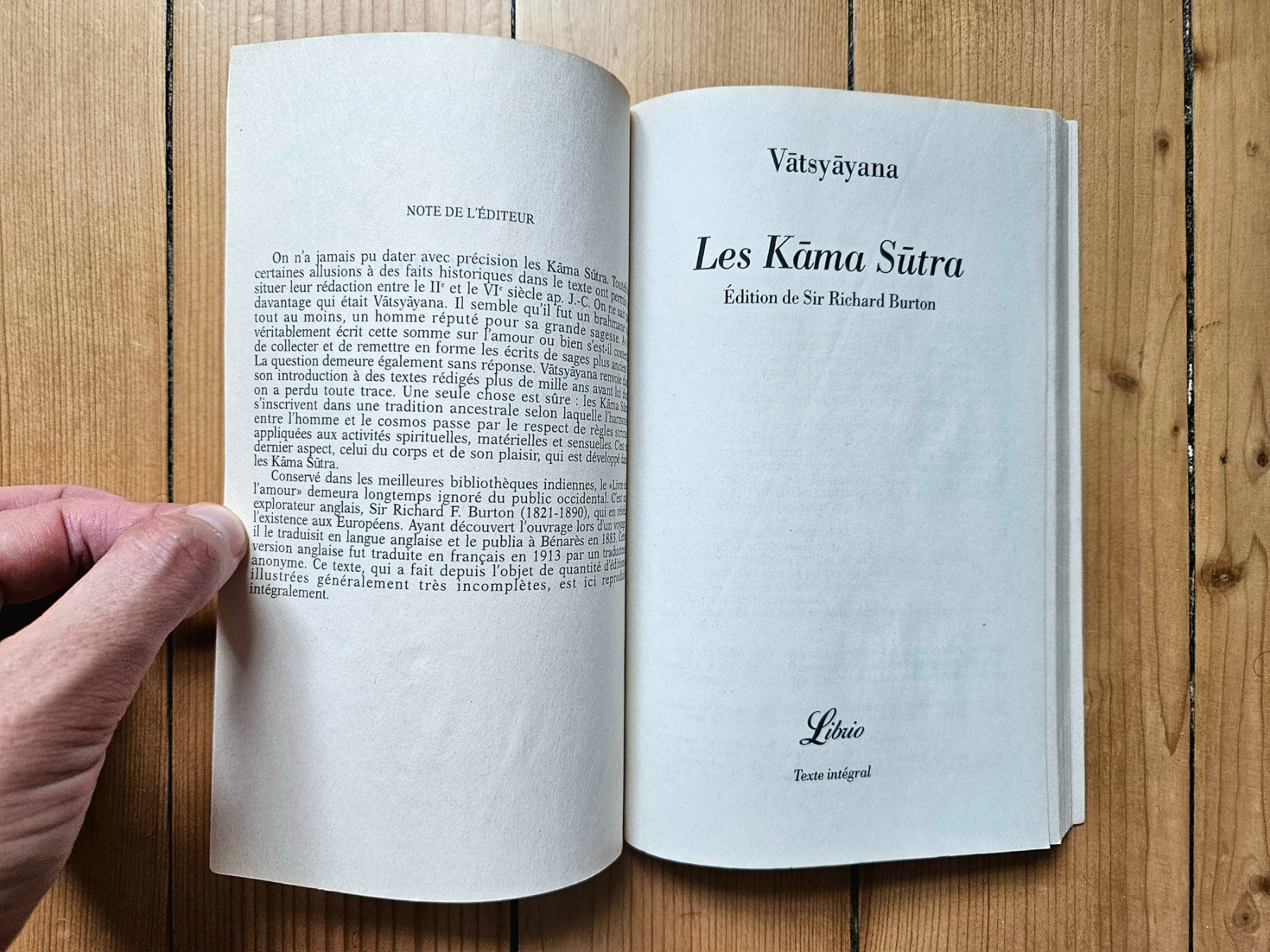 Livres: Les Kama Sutra - Vatsyayana (Librio) – D'occasion à Genève par Januacoeli 1