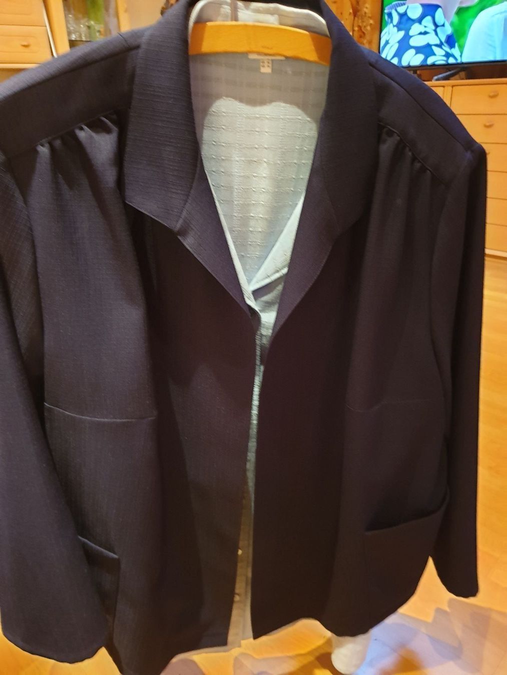 Giacche: Dunkelblauer Blazer mit Bluse gr.52 – Usato da Ferden venduto da jemyce 7