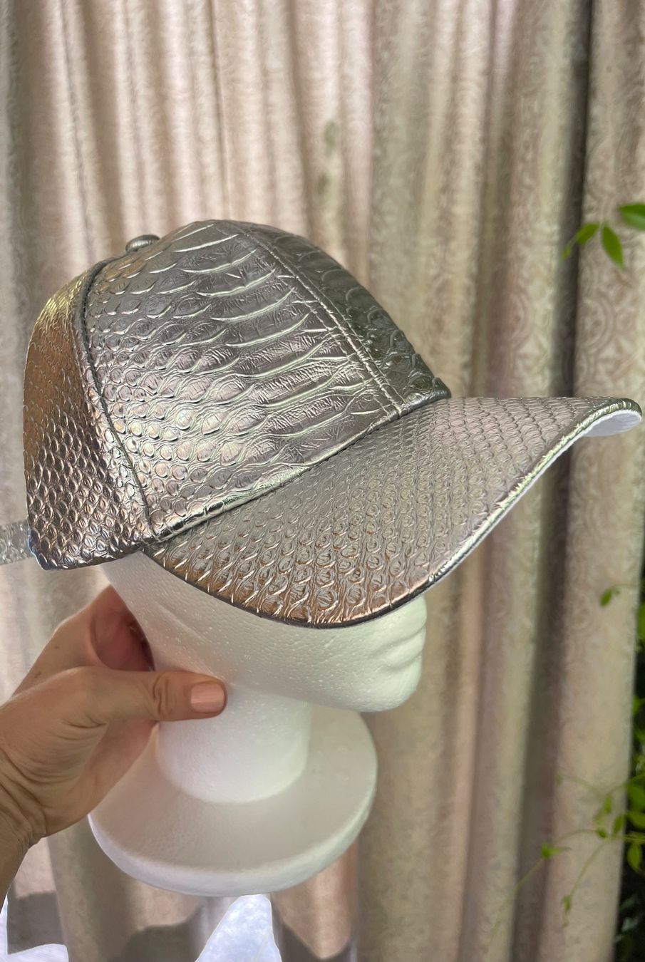 Accessori per capelli: cappello in argento con printe pitone – Nuovo e nell'imballaggio originale da Gordevio venduto da LanaZimm