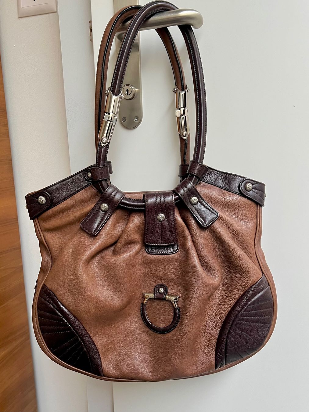 Salvatore Ferragamo Borse da donna: Salvatore Ferragamo Vintage Tasche – Usato da Wabern venduto da La-Vitrine 1