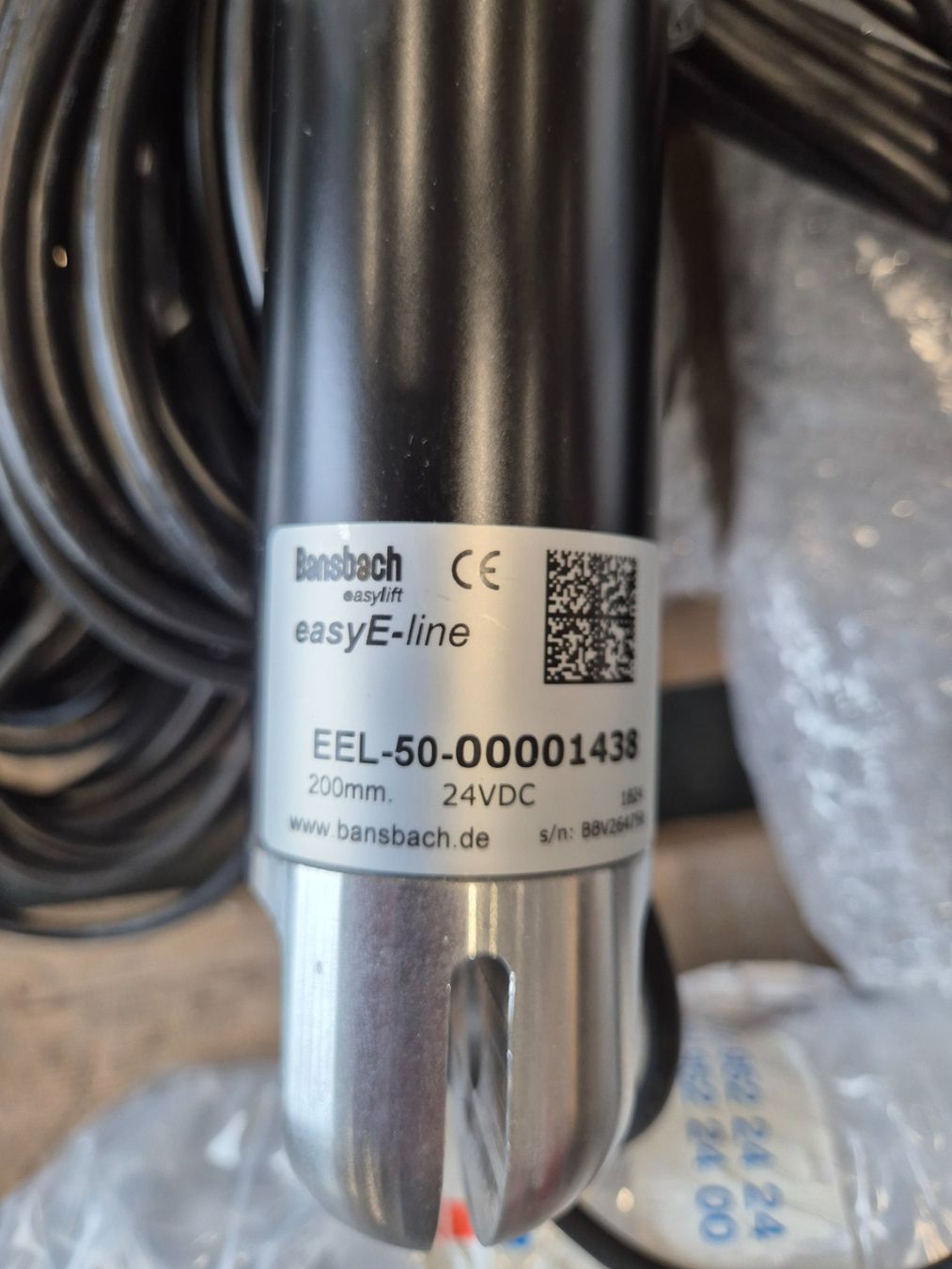 Motori: Neue Linear Motoren 24VDC 200mm Hub – Nuovo (secondo la descrizione) da Root D4 venduto da ste_mech 1