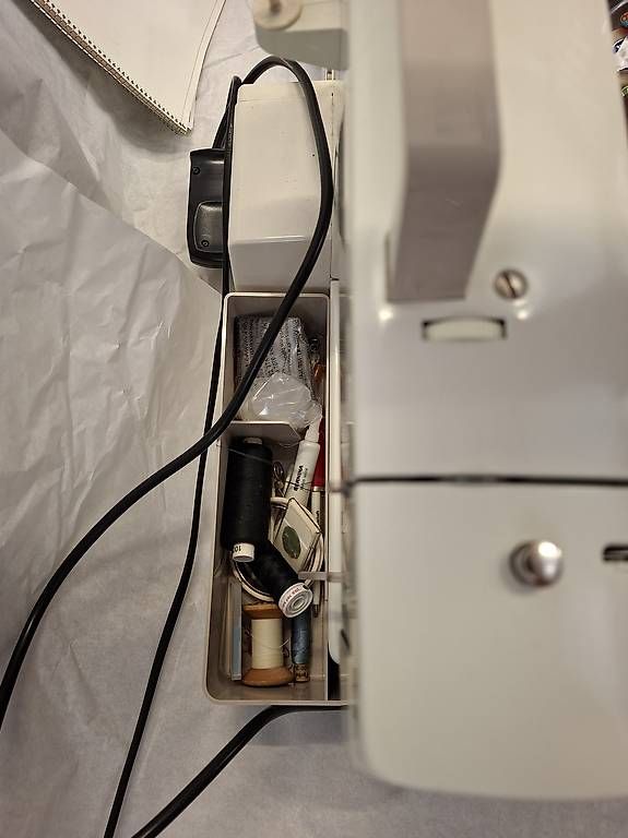 Bernina Macchine da cucire: Bernina 803 mit viel Zubehör – Usato da Olten venduto da Mezopotamya 3