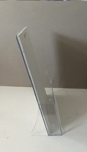Equipement de magasin & Foires: Tischprospekthalter Plexi A4 4 Stück ein Preis – D'occasion à Neuenhof par Sandy2006 1
