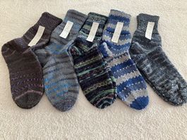 1 Paar neue handgestrickte Socken Nr. 41/42 zur Auswahl