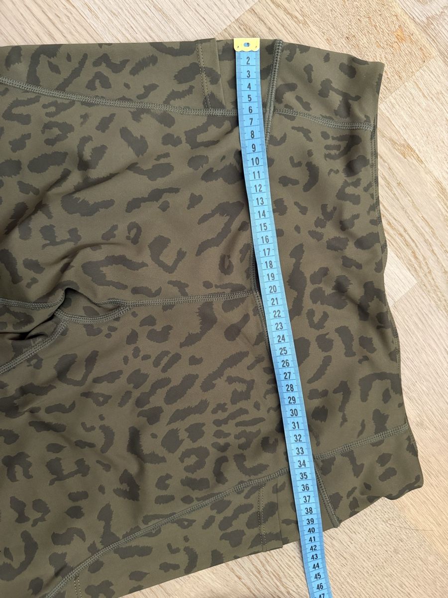 Leggings: Leggings Belowzero grün Leopardenmuster – Usato da Rubigen venduto da Elmacino 3
