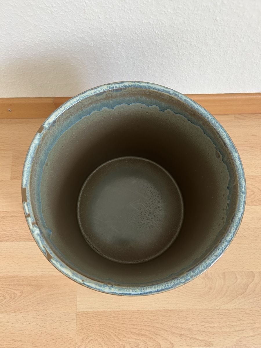 Vasi per fiori: Blauer Keramik Übertopf – Nuovo e nell'imballaggio originale da Sursee venduto da antonia.haas 2
