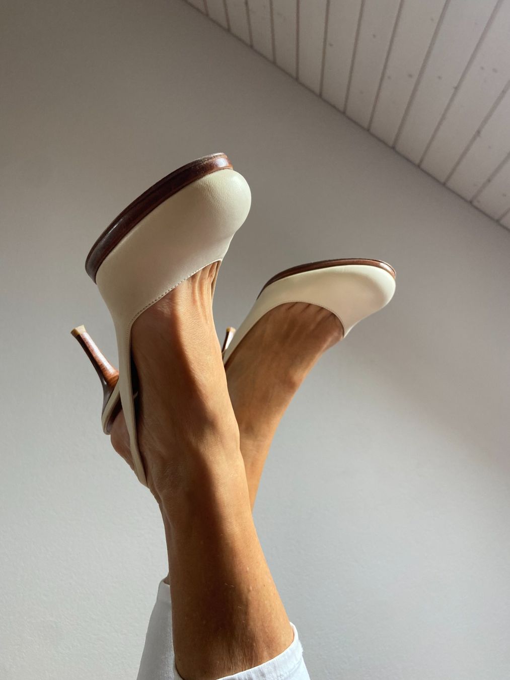 Stuart Weitzman Scarpe da donna: Stuart Weitzman Slingpumps, Elfenbein, Grösse 40, Top! – Nuovo (secondo la descrizione) da Männedorf venduto da hel_9l5y