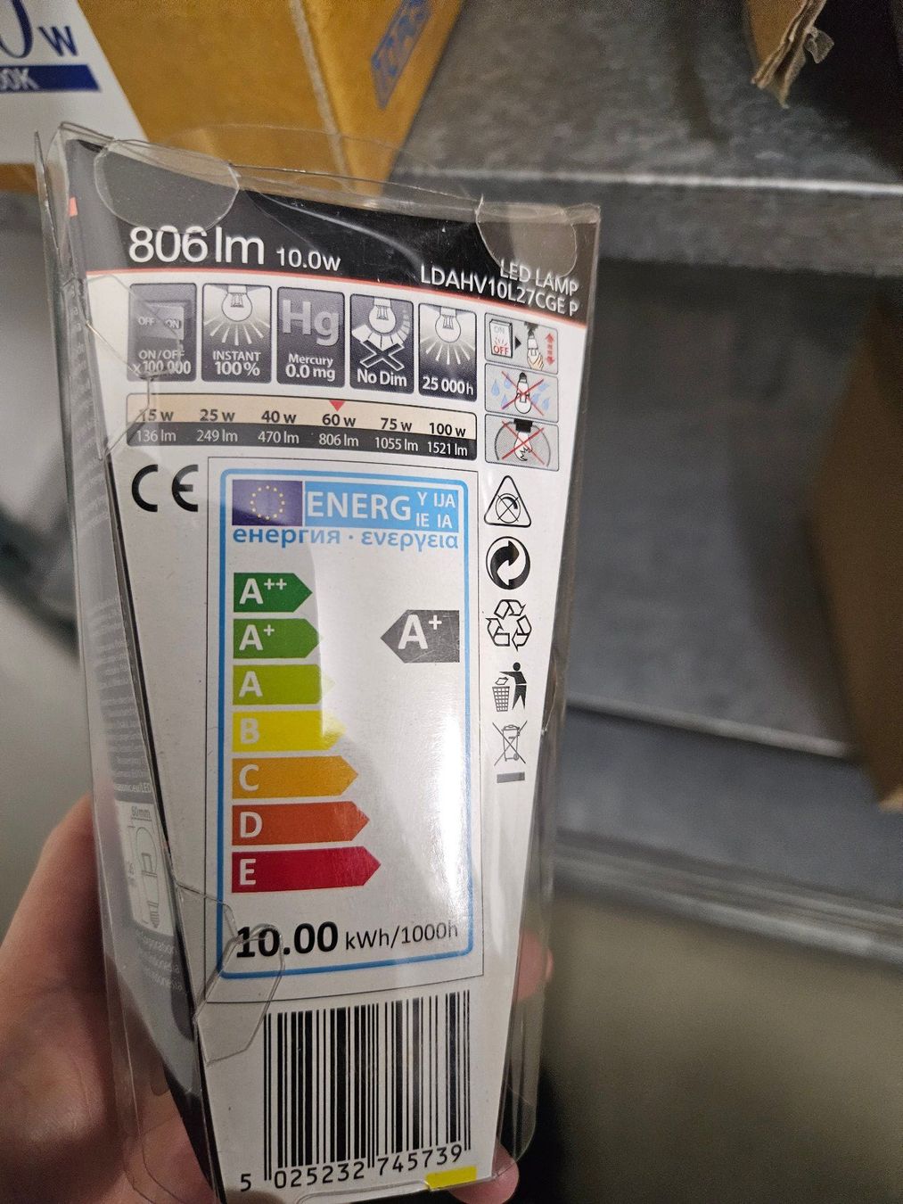 Lampade: LED Birne Panasonic – Nuovo e nell'imballaggio originale da Rotkreuz venduto da pic_sq5j 1