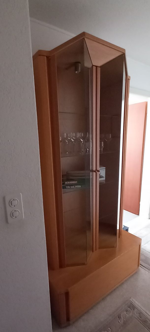 Vetrine: Vitrine mit spez.Glastüren – Usato da Reinach AG venduto da dan_9vsl 2