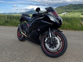 YAMAHA YZF-R6 | 20'200km |