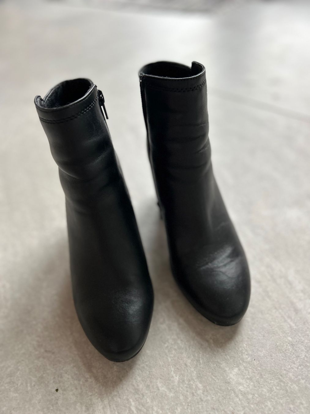 Dosenbach Scarpe da donna: Schwarze Stiefel – Usato da Läufelfingen venduto da Kitty_St 1
