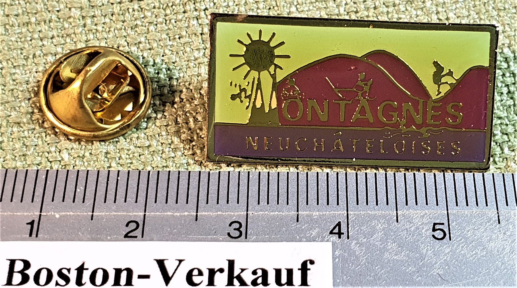 Plaketten & Abzeichen: O197 - Pin Montagnes Neuchateloises – Gebraucht aus Reinach BL von Boston-Verkauf 1