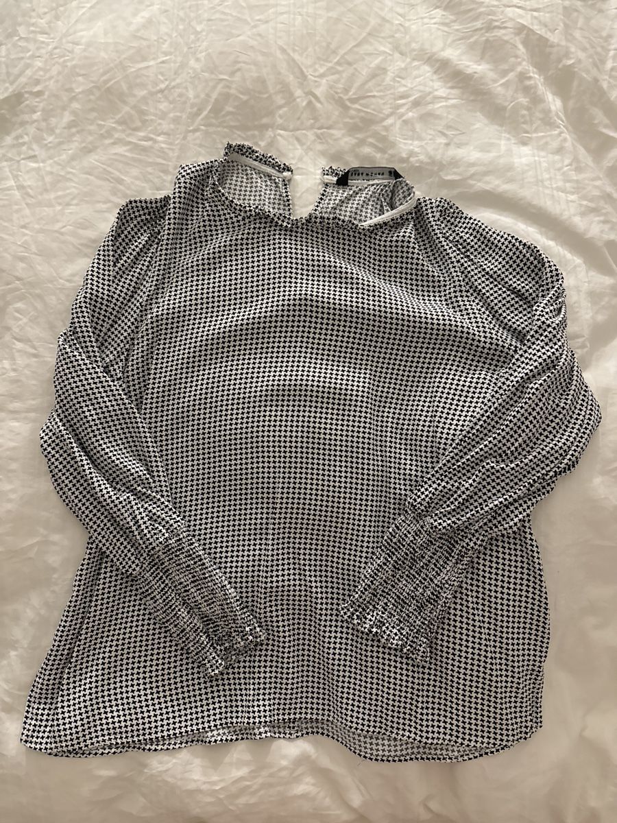 Zara Blusen: Schwarz weisse Bluse Zara – Gebraucht aus Binz von kratzer01