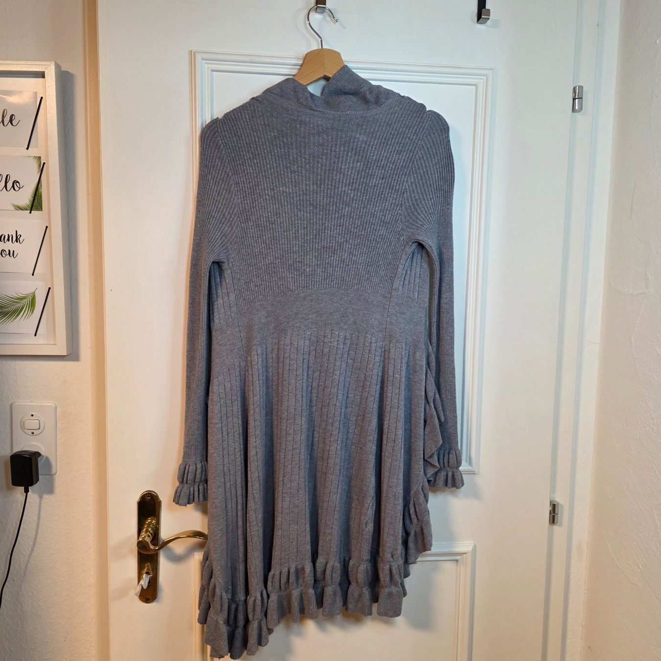 Pulls & Sweat-shirts: Graue Strickjacke 36/38 Baumwolle Kaschmir – D'occasion à Wald ZH par CapLux 4
