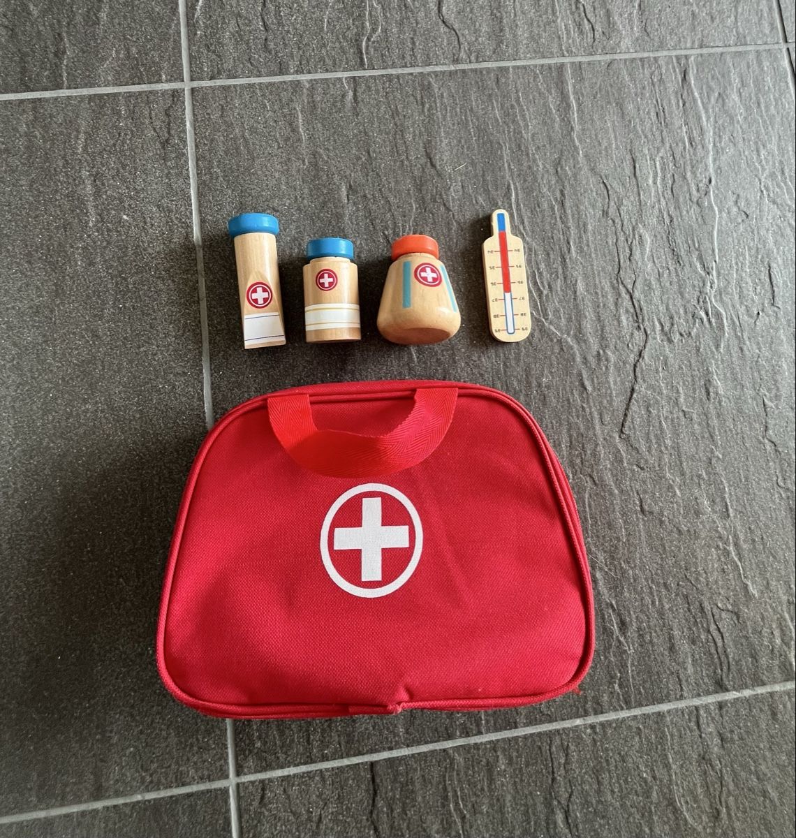 Giocattoli: KINDER SPIELAPOTHEKE – Nuovo (secondo la descrizione) da Thun venduto da fioruccio