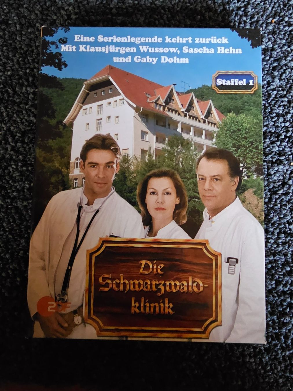 Tutti i DVDs: DIE SCHWARZWALDKLINIK STAFFEL 1 – Usato da Ruswil venduto da jan_bxl5